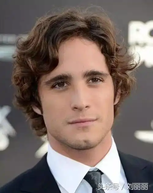 超炫酷男士发型20款,你敢挑战吗
