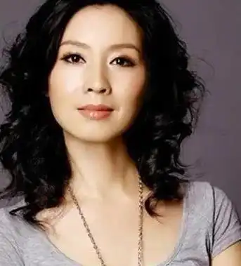 50岁左右的单身女人都喜欢什么样的男人呢可能和你想的不一样
