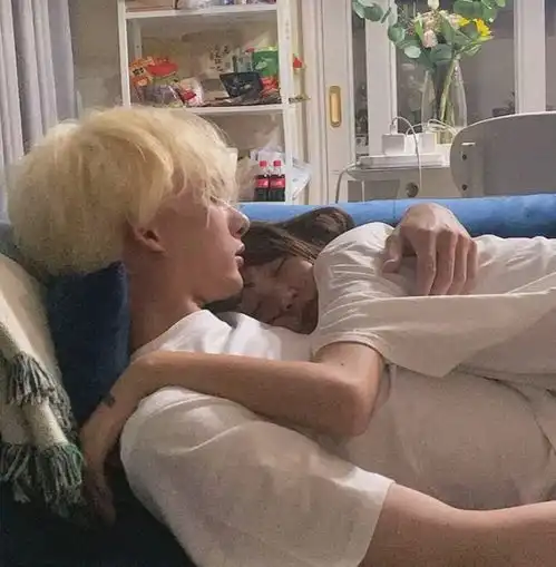 情侣间都在用的头像
