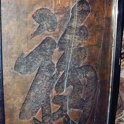 为啥其他福字都能倒着贴,唯独康熙版的福字不行因为会成这个字
