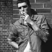 明媚心情的欧美达人头像最后的最后也只是在你生命里逛了一圈
