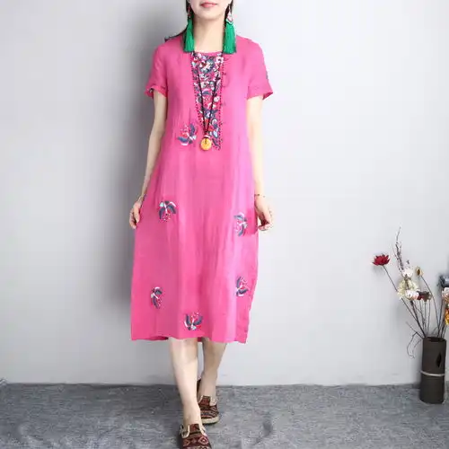 女人四五十岁别服老,复古风棉麻裙,品味岁月沉淀的气质
