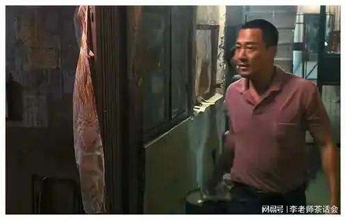 性张力拉满的香港动作片,三重反转,说透了人性的欲望和卑劣
