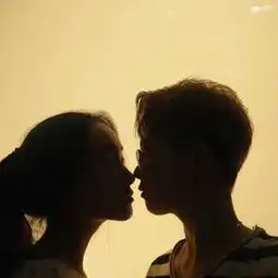 七笑生于北方喜春秋.
