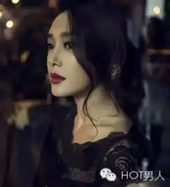 秦岚撞衫angelababy复古条纹扮靓小长假
