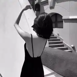 黑白女生头像
