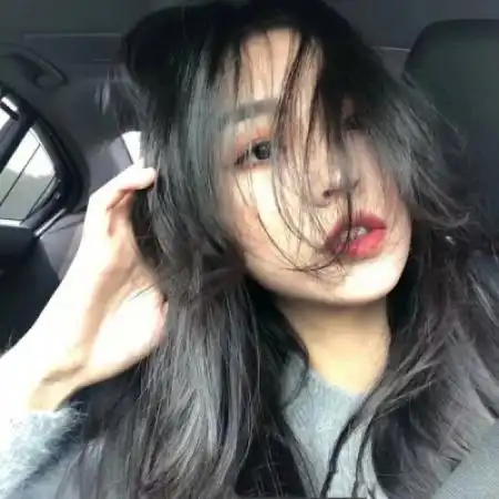 女生头像霸气高冷御姐范独自徘徊在角落里
