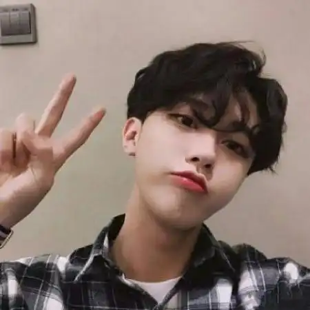 超级好看的男生头像图片,清新特时尚的帅气男生
