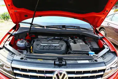 30万能落地的suv,成熟男士大多选了这四款车型,稳重实用
