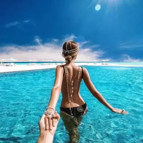 全球最不要脸夫妻,牵手环游世界9年,吸粉400万的神仙爱情
