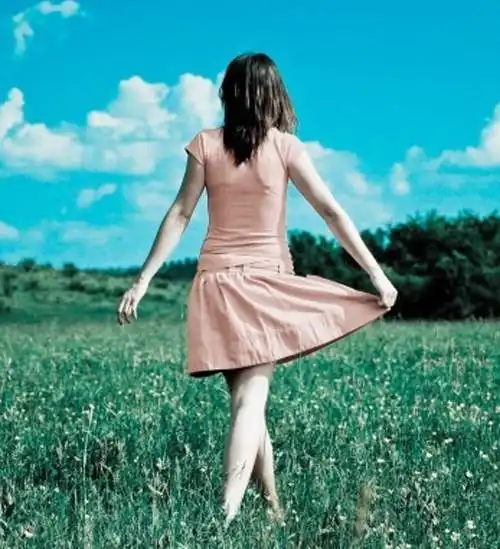 和男友聊天时,他的这些行为可以说明他的心里有你,而且非常重要
