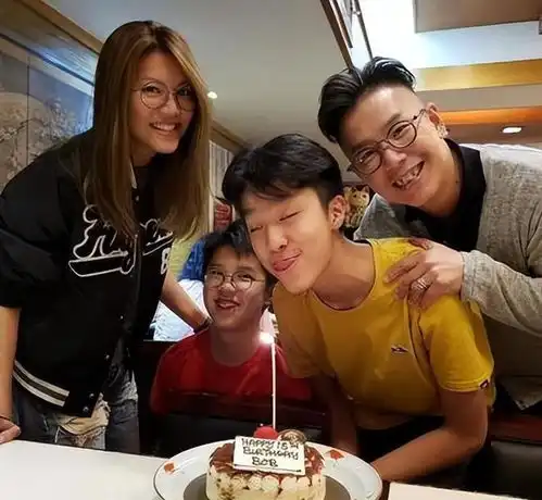 林晓峰50岁离婚,51岁终于等来事业转机,一个中年男人的自我救赎
