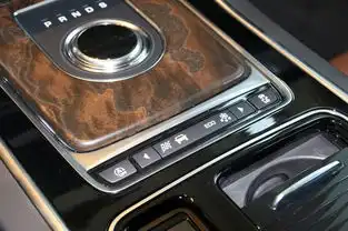 30岁男人开什么车才算成功人士成熟并稳重
