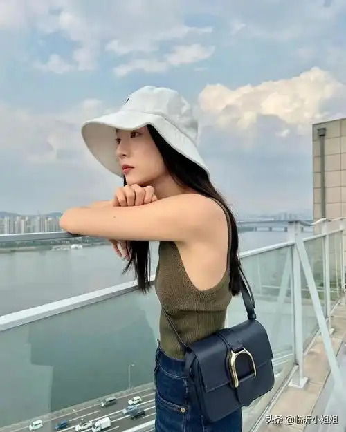 郑秀晶,女团出道的高冷美女,清爽靓丽的外表,太有魅力
