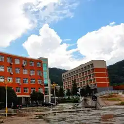 信高师生受邀参加清华大学108周年校庆
