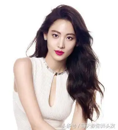 13款简单流行的发型造型设计
