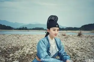 景甜女扮男装犹如美男子玉树临风
