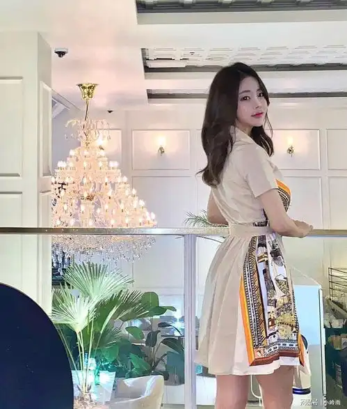 美女大赏,举手投足尽显万种风情
