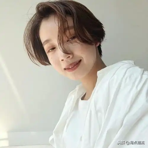 30岁以后的女生剪的短发,优雅又有气质
