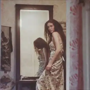 感受女性性感面俄罗斯摄影师人像作品
