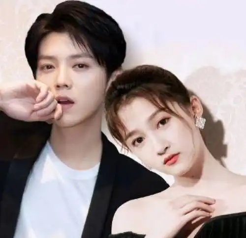 鹿晗罕见秀恩爱,戴关晓彤同款渔夫帽,两人是共享衣帽间吗
