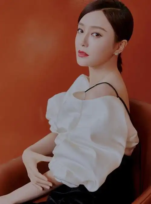 女人不结婚不生孩子有错吗40岁秦岚霸气回应我的子宫我说了算
