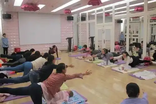 亲子瑜伽带上你的宝贝一起来运动
