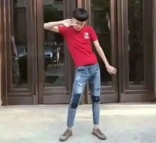 快手封禁社会摇大号牌牌琦等账号,整改首页内容
