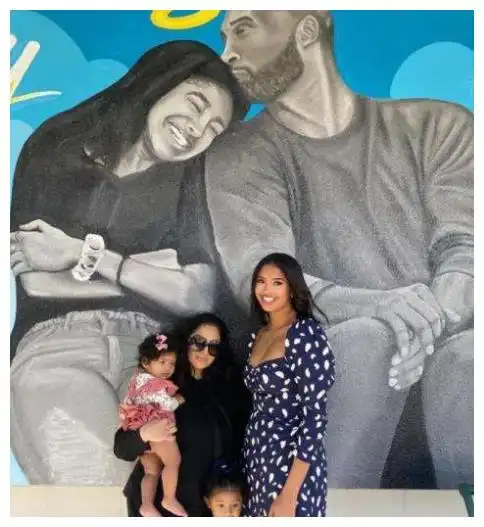 加索尔送花,瓦妮莎感谢关心科比最好的兄弟实至名归
