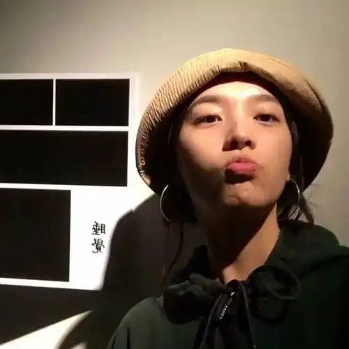 头像对你失望后才觉得你原来这么普通
