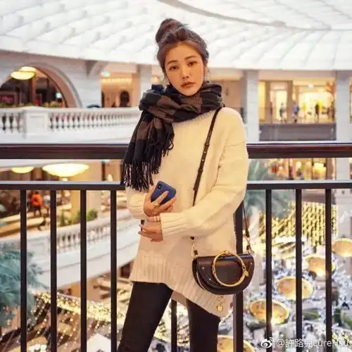 中国42岁网红冻龄美颜让无数少年疯狂,少女惊叹
