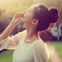 头像女侧脸小清新自然微信头像图片大全
