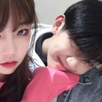 沫兮真人唯美气质成熟情侣头像
