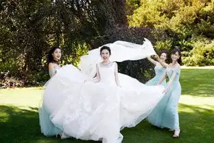 比偶像剧还甜,唐艺昕张若昀情侣装度蜜月,嫁给爱情的样子美哭了
