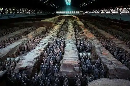 兵马俑是用真人烧制的吗一尊兵马开裂后,千古谜题终于大白天下
