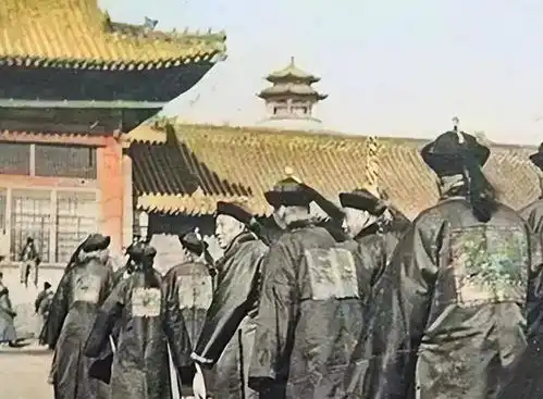 古代上朝时间那么早,上朝的文武百官住在哪上完朝又去哪工作
