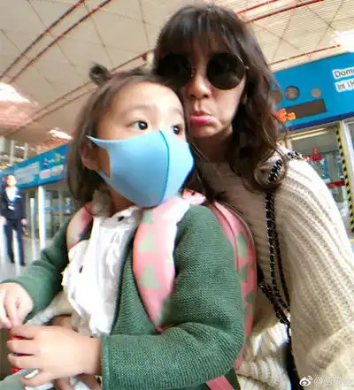 爸爸去哪儿妈妈是超人,贾静雯要把2个女儿真人秀到底
