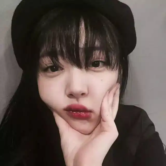 娜扎新照只动了这里,就从孜然味少女变成樱桃炸弹系果汁美人
