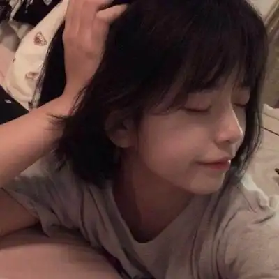优质女头精选真人喜欢你没有理由

