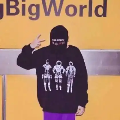 qq情侣头像两张,处处留意你的一切
