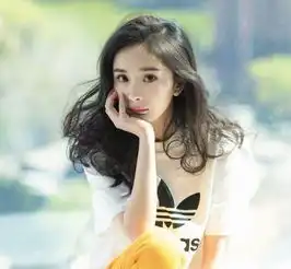 十年前杨幂也拍过可乐广告当时造型和颜值很真实,很辣眼睛
