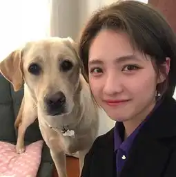 期待下一颗巧克力糖清新性感时尚气质女生头像

