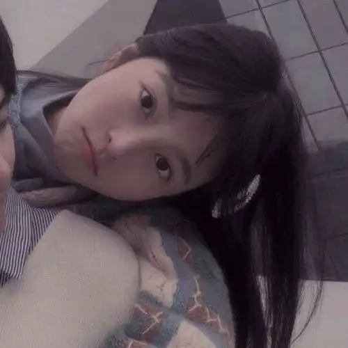 真人女生头像假装看不见,却偷偷用余光看了上千遍
