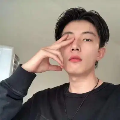 男生个性头像真人阳光眼里飞进沙子才会流泪
