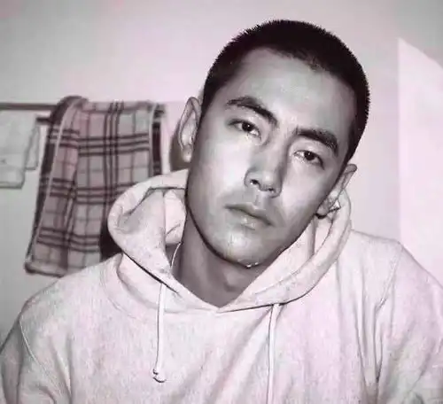 有哪些男生自以为好看其实很丑的发型
