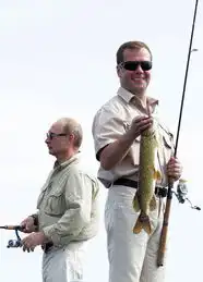 梅普组合河畔度假钓鱼潜水
