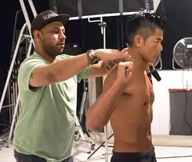 年近半百大晒肌肉郭富城健身也是蛮拼的
