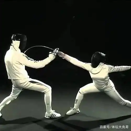 爆冷中国重剑女团无缘金牌,孙一文负伤泪洒赛场,她真的尽力了
