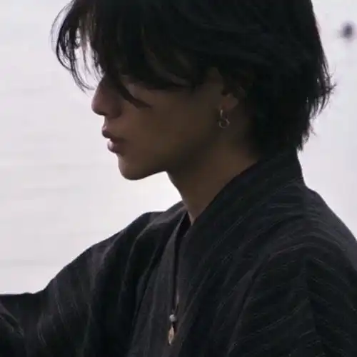 小众高级感的男生头像
