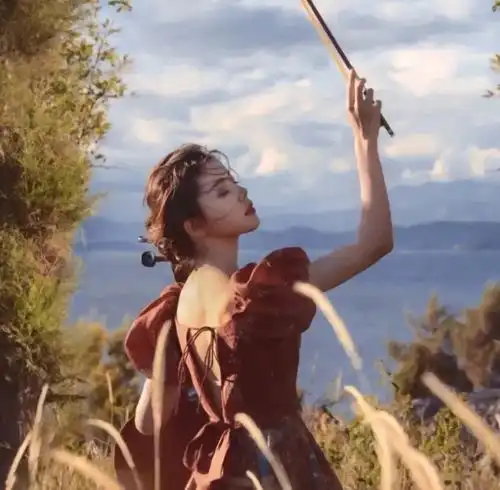 超好看的气质女生头像
